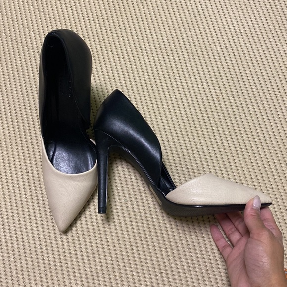 Two toned heels, size 6 - Picture 3 of 3